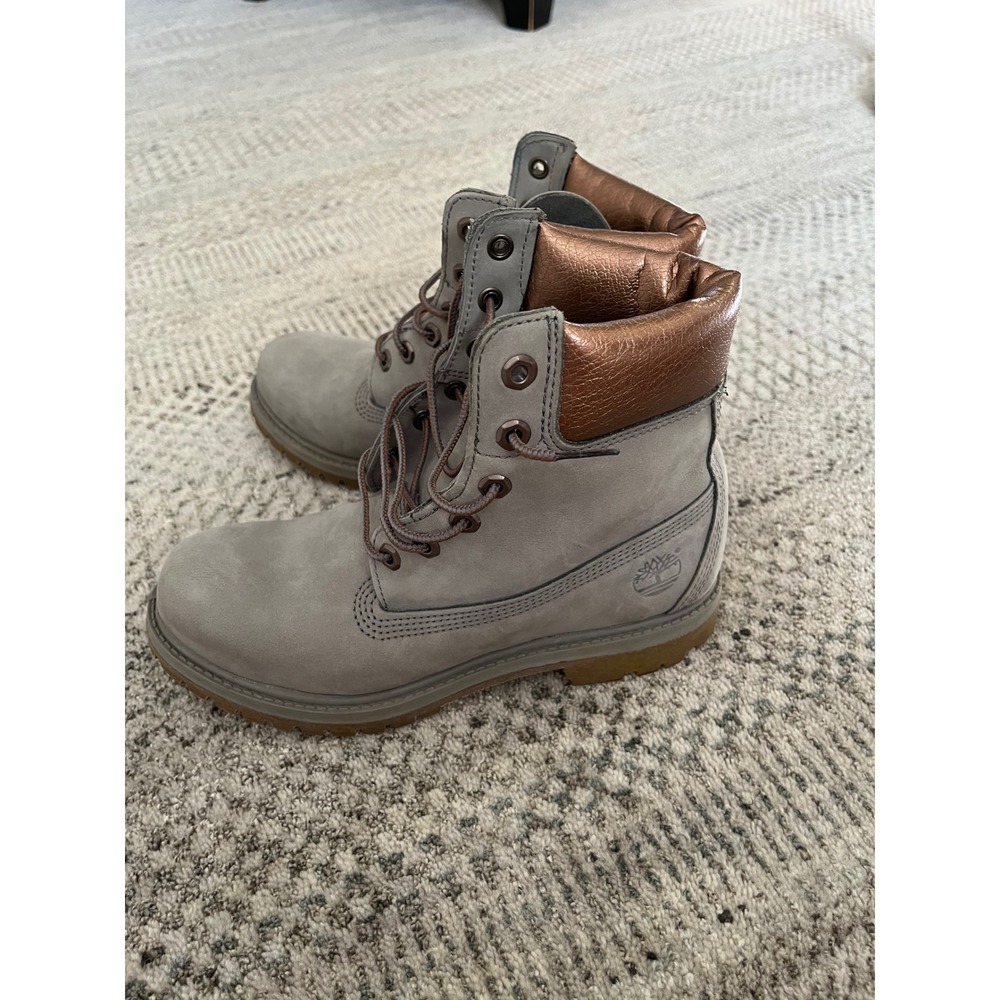 Women's Timberland waterproof boots gorpcore hiking 7.5